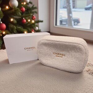 CHANEL Beauté White Pouch with Box – GWP Exclusive